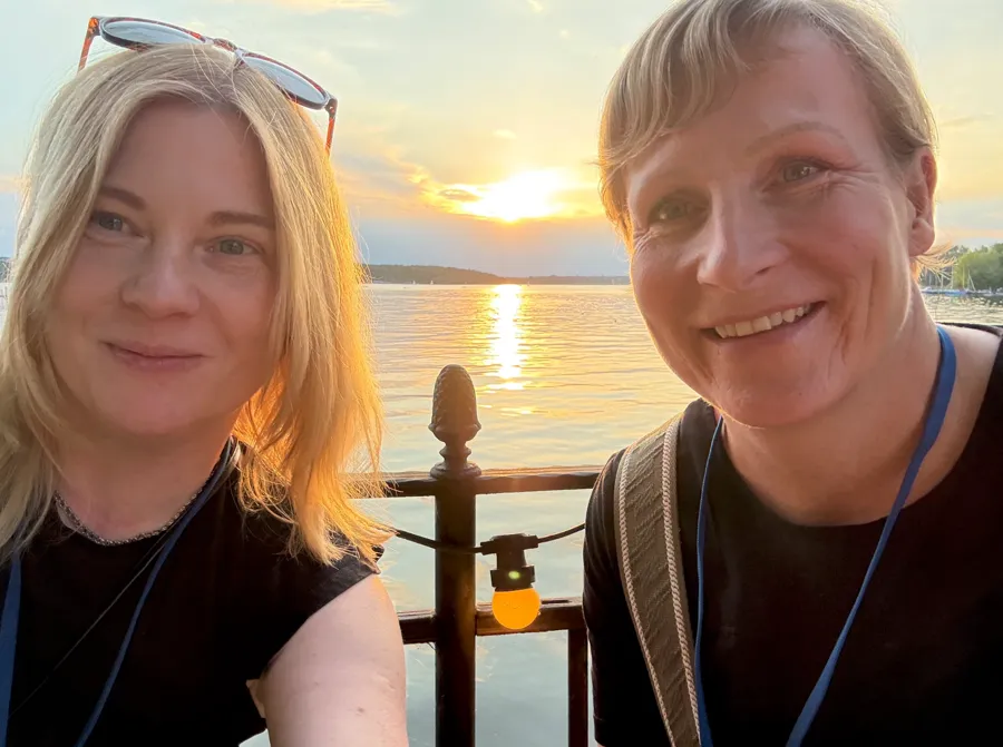 Maria Tarbaieva al tramonto all'incontro estivo del BACB